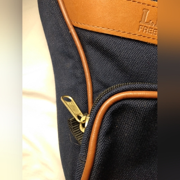 L.L Bean Freeport Maine Leather trim toggles YYK zip camera Fanny pack hip bag - Picture 10 of 13